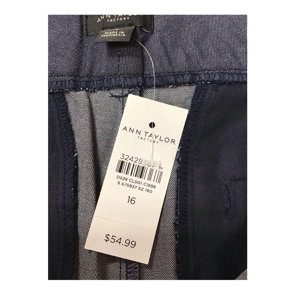 Ann Taylor Bermuda Shorts - Picture 7 of 7